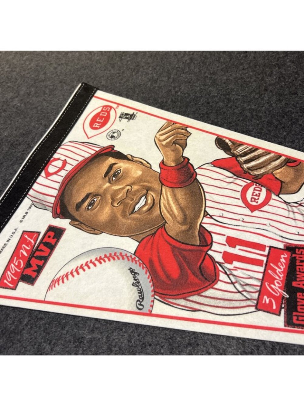 Barry Larkin Cincinnatti Reds Wincraft 1997 Large Fabric Pennant 30x12 Baseball - Picture 10 of 10